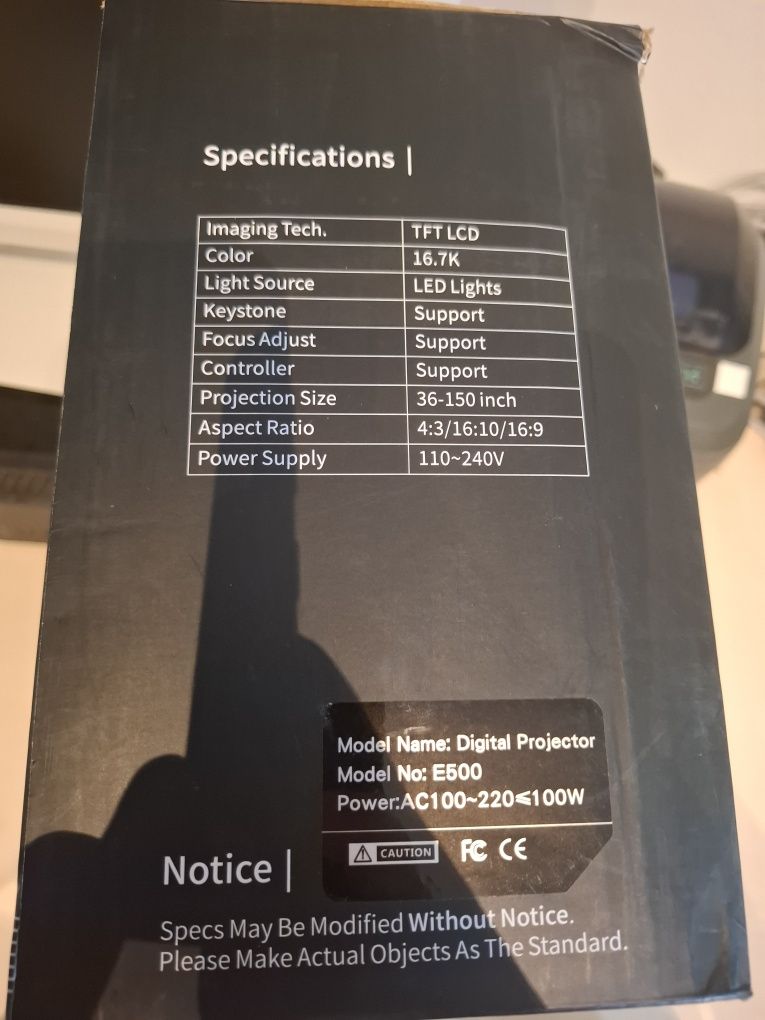 Projektor rzutnik LCD WiFi E500