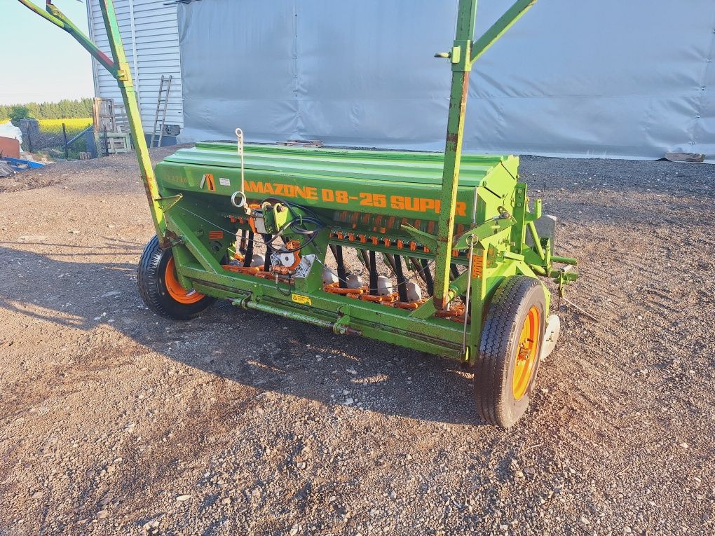 Siewnik zbożowy Amazone D8 Super 2,5m talerzowy stan bdb