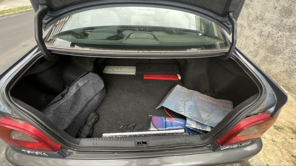 Vendo Toyota Avensis