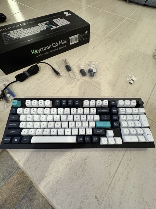 Keychron Q5 Max QMK/VIA Wireless Custom Mechanical Keyboard