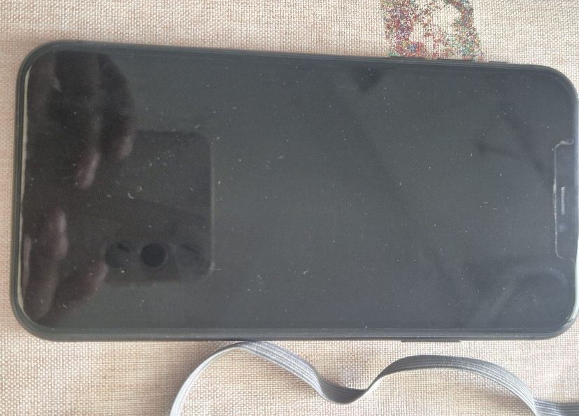 Iphone 11 em muito bom estado capacidade maxima 91 % espaco 128 gb