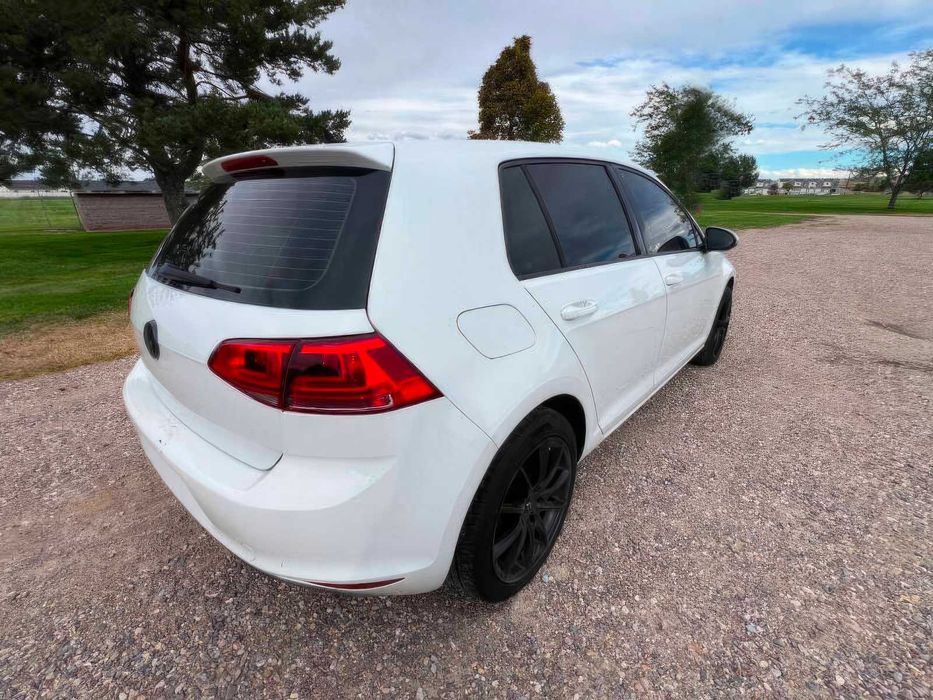 Volkswagen Golf TSI S      2015