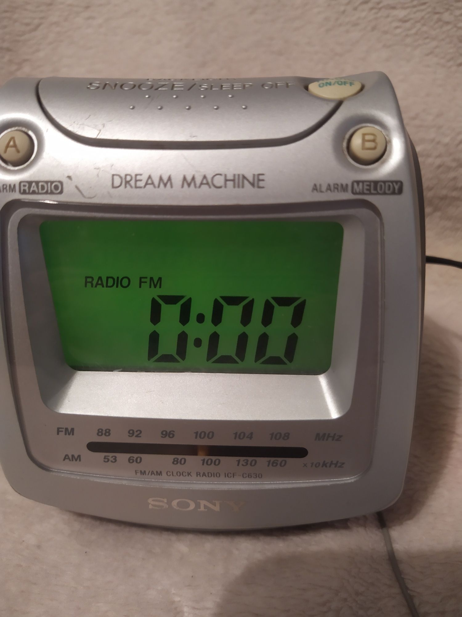 Sony ICF-C630 радио, часы будильник.