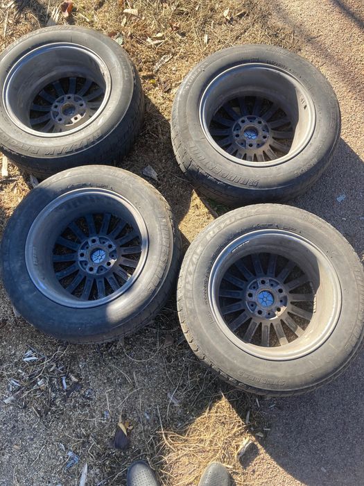 Шини на дисках в комплекті