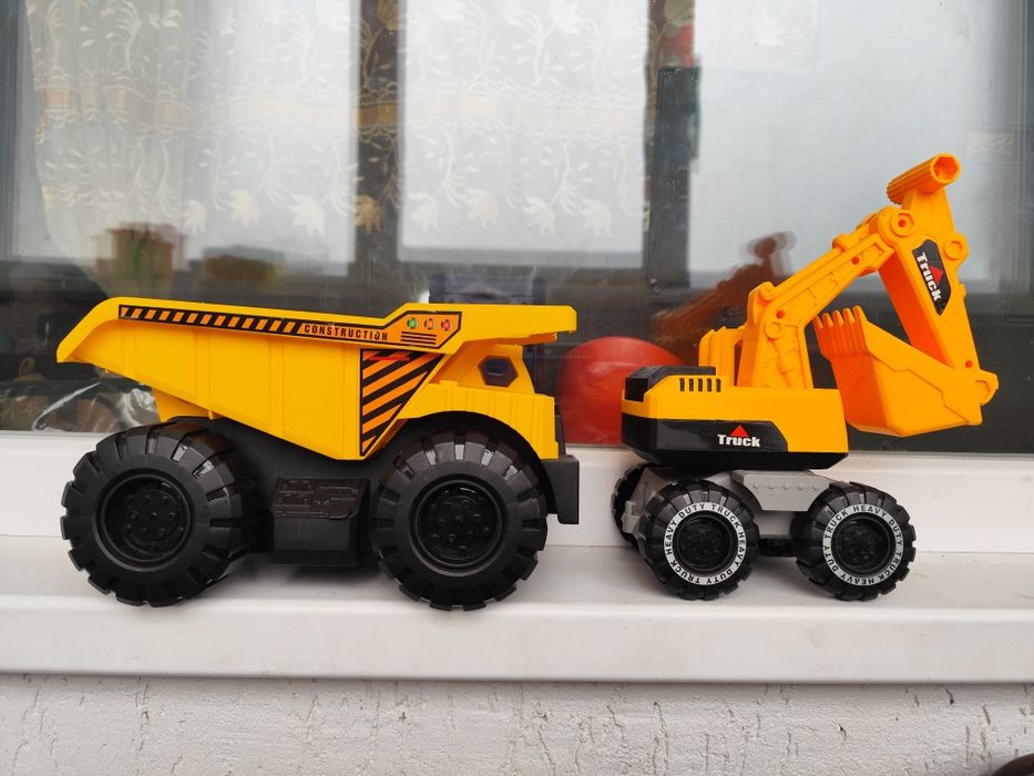 Дитячі машинки самоскид та екскаватор