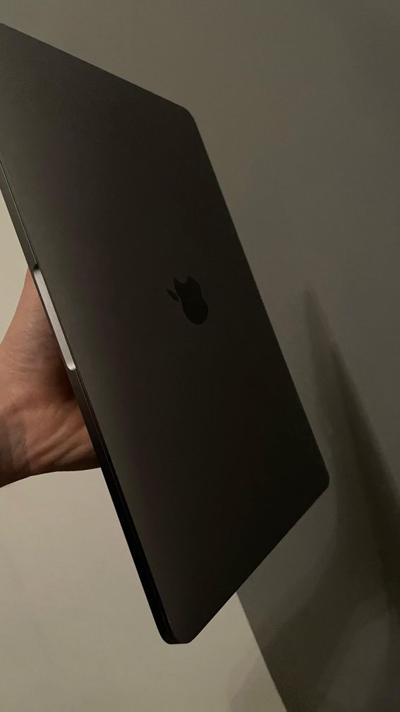 Sprzedam MacBook