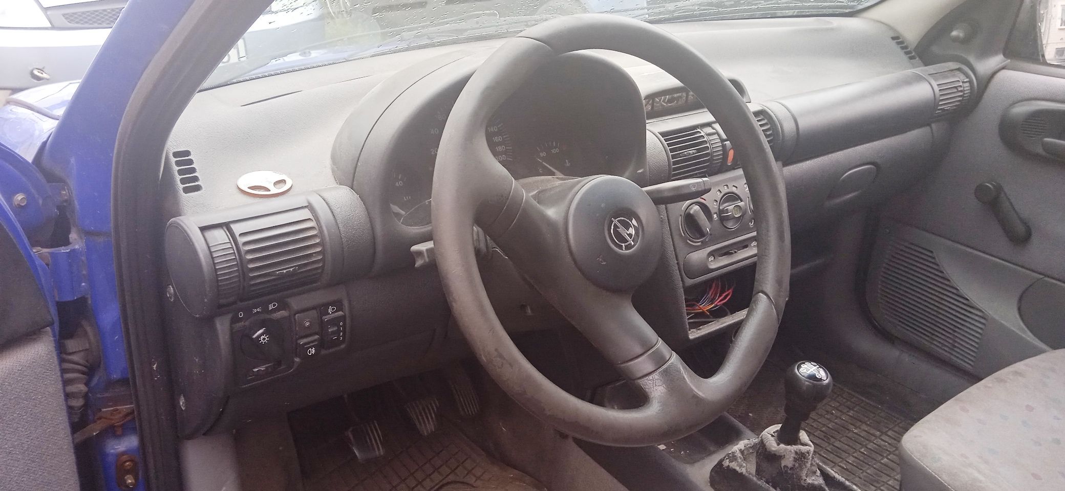 Na części Opel Corsa B 5D 1.0 silnik X10XE lak. Y285 skrzynia F13C394