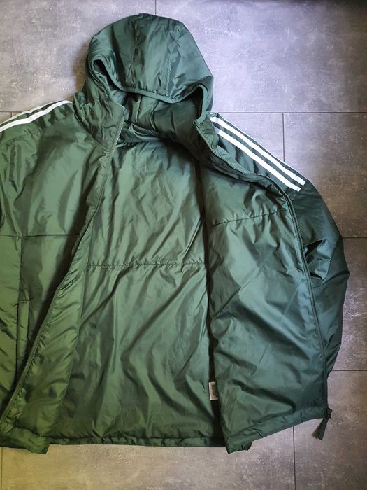 Чоловіча демісезонна утеплена куртка adidas hk4653, L