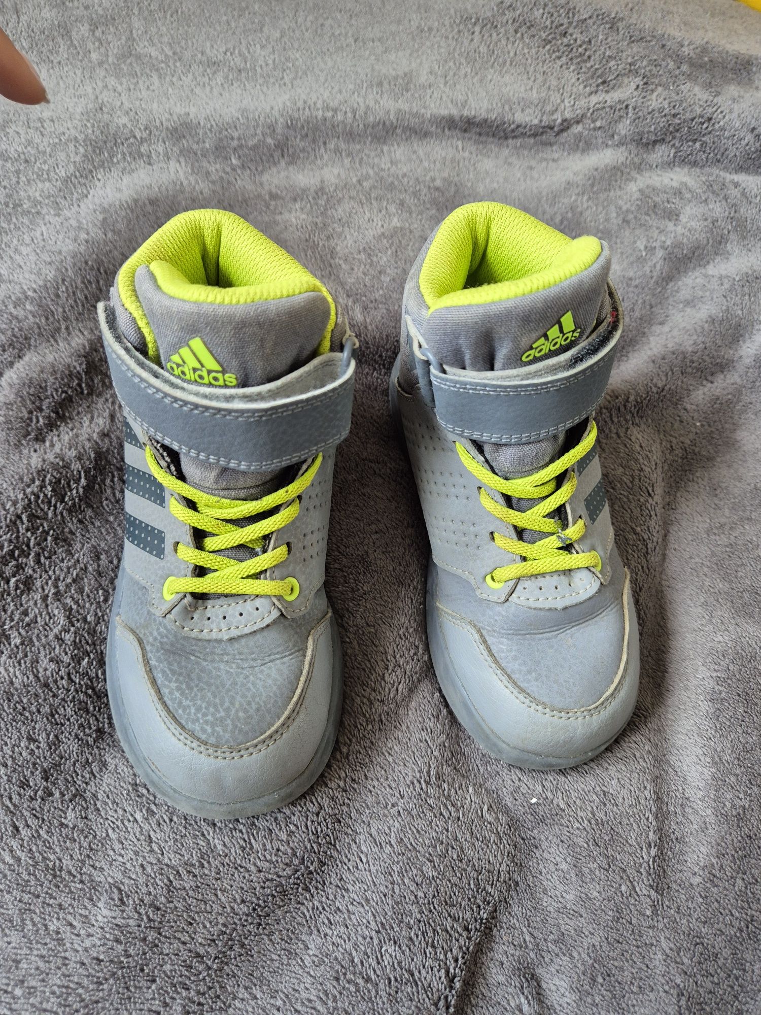 Buty Adidas dla chłopca r.26,5. Gratis Półbuty Lasocki r.26