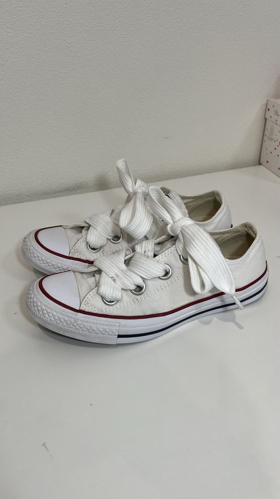 Білі кеди converse