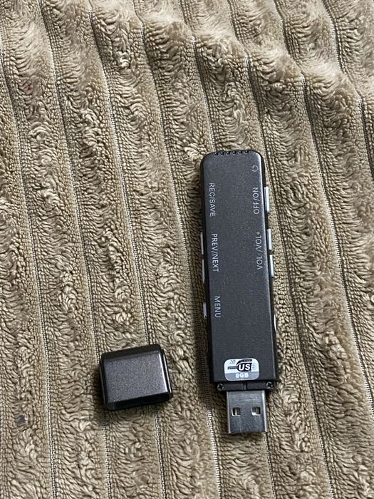 Диктофон на 8 ГБ