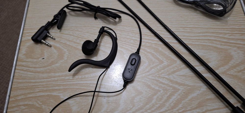 Антенна ABBREE AR-771 для рації Baofeng, або гарнитура