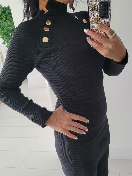 Sukienka tunika Golf prążkowana Zara Guziki