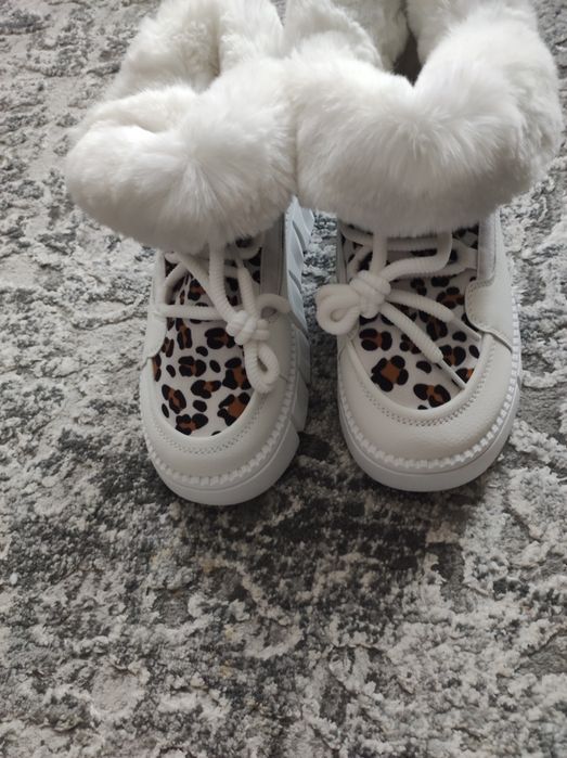 Ботінки зимові жіночі