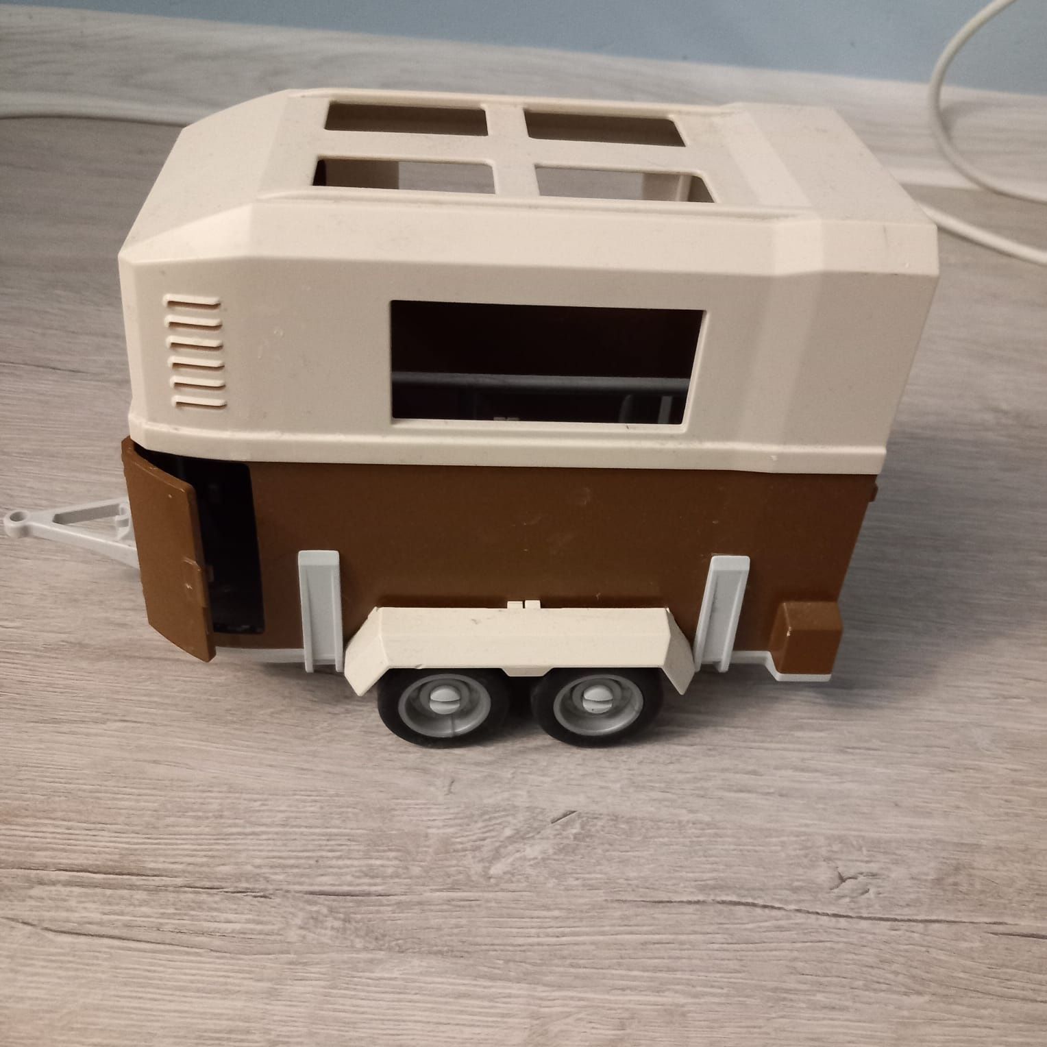 Schleich przyczepa do przewozu koni