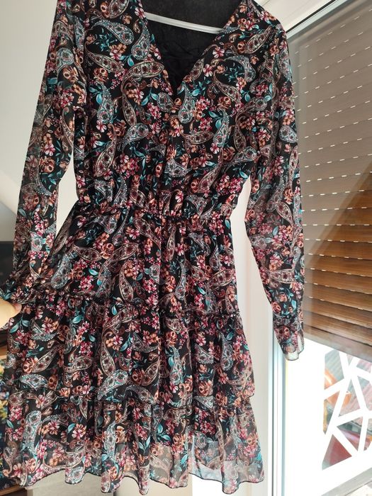 Sukienka letnia M/L ( zmysłowe  wiązanie na dekolcie)