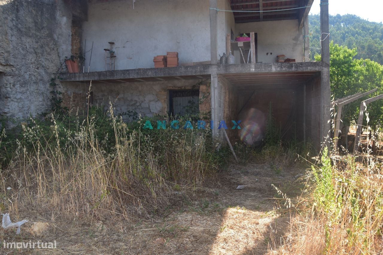 ANG1466 - Casa para Remodelação em Figueiró dos Vinhos