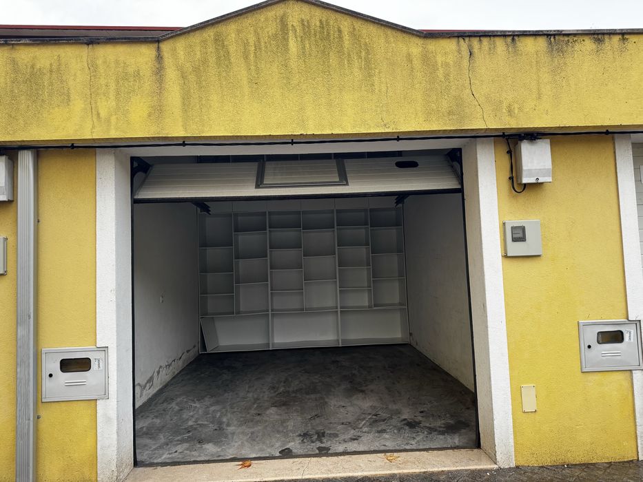 Garagem / Pequeno armazem
