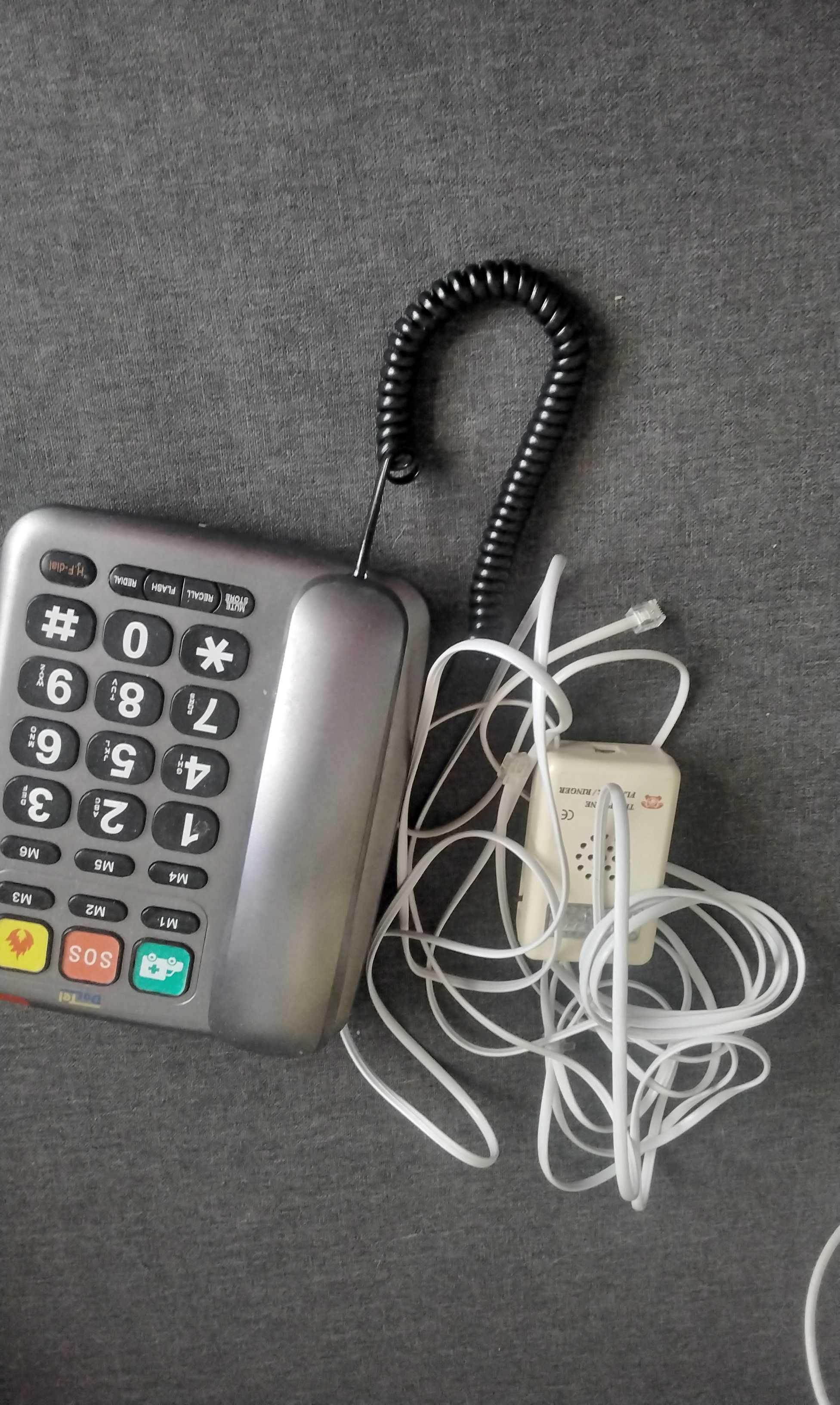 Aparat telefoniczny dla seniora Dartel
