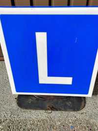 Magnetyczny znak nauki jazdy "L" na auto - podświetlany