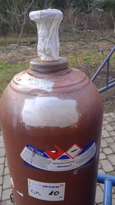 Acetylen tlen  z nowymi legalizacjami może być z wózkiem reduktorami