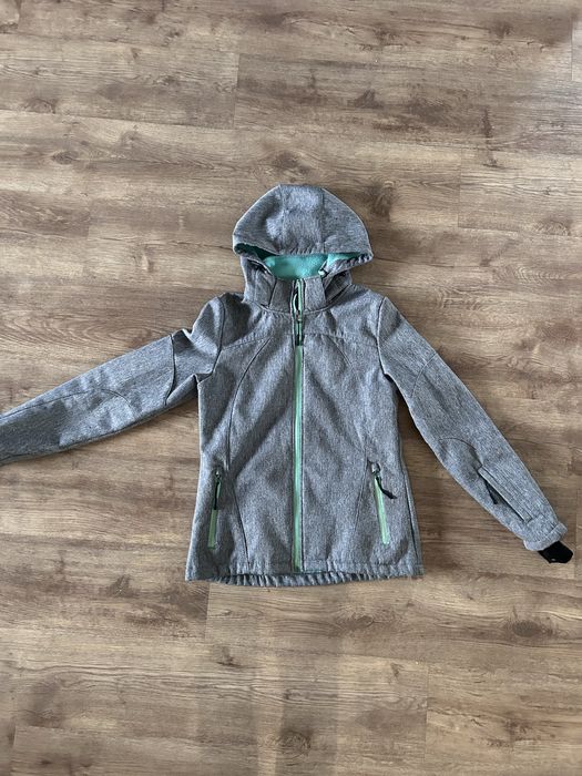 Kurtka softhell z odpinanym pasem