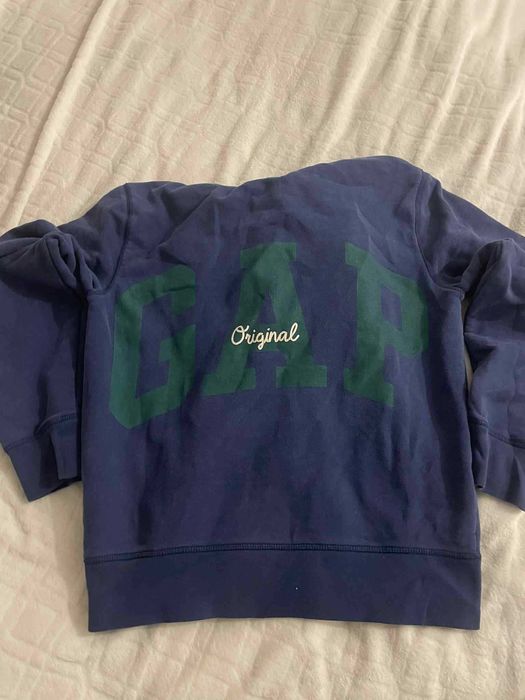 zestaw ubrań markek takich jak holliester, Urban Outfitters, GAP