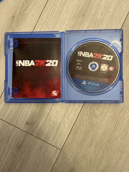 Gry na PS 4 nie używane w super stanie