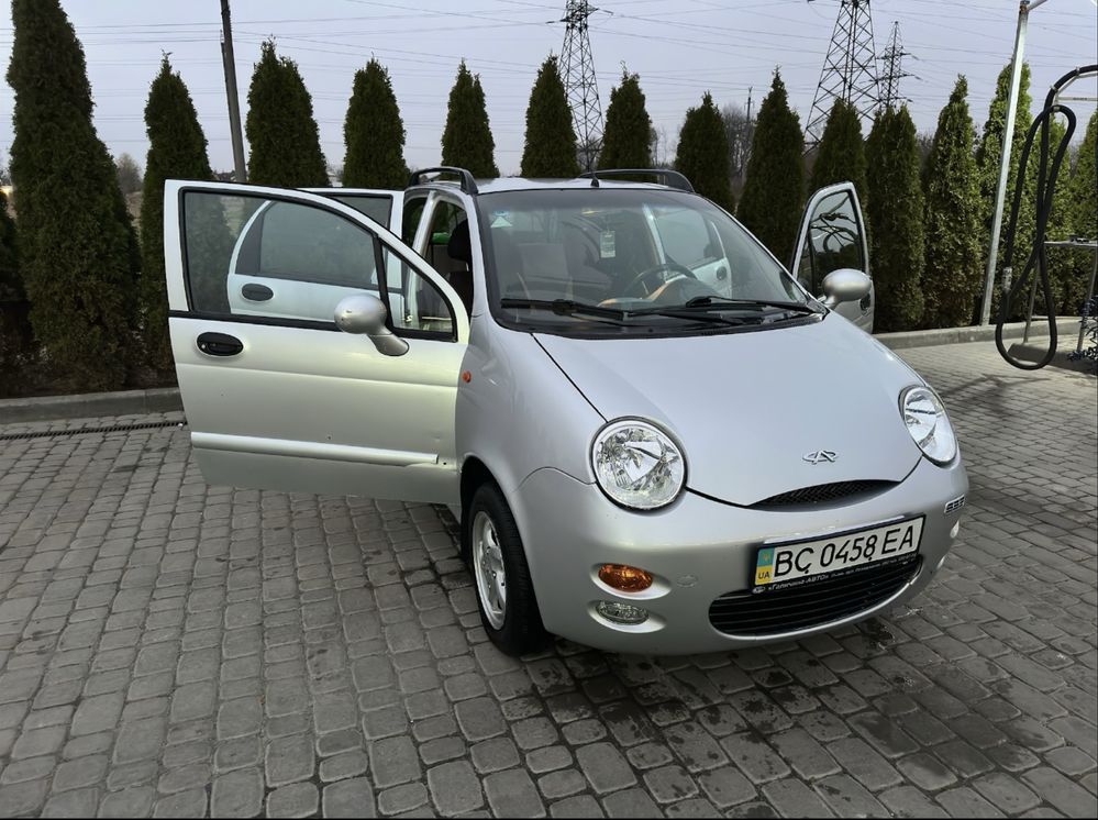 Автомобіль Chery QQ 2012