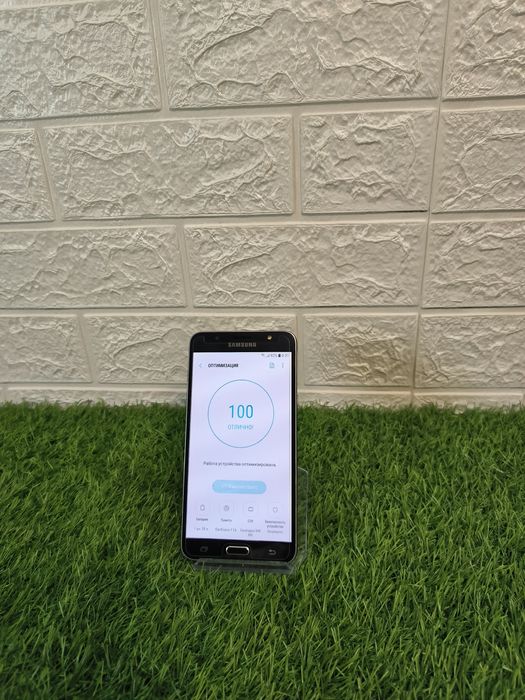 Телефон Samsung Galaxy J710 J7