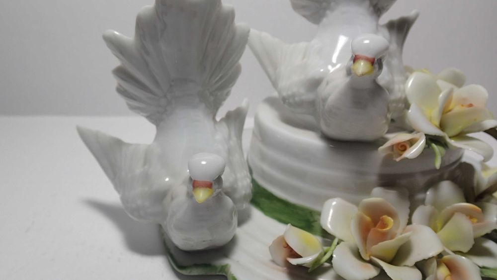 Porcelana e Biscuit CAPODIMONTE