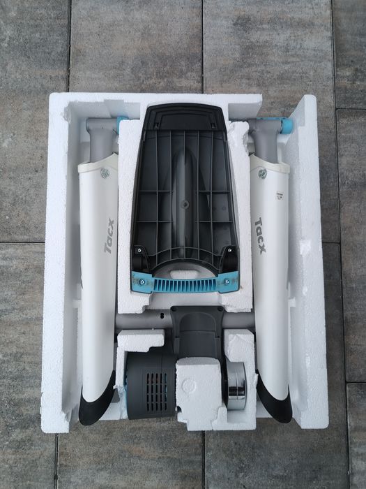 Trenażer Tacx Flow Smart