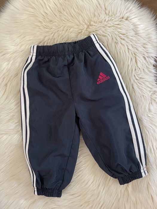 Adidas ortalionowe dresy spodnie dresowe granatowe 6 9 miesięcy 68 72