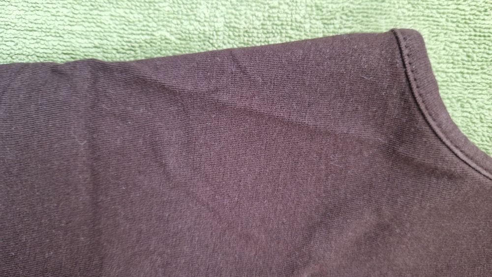 T-Shirt H&M tamanho S castanha