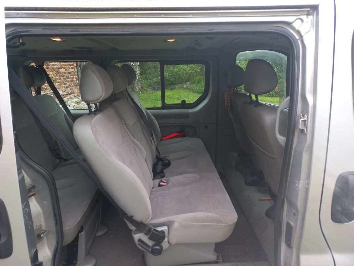 Opel Vivaro 2.5 minibus 8 osobowy