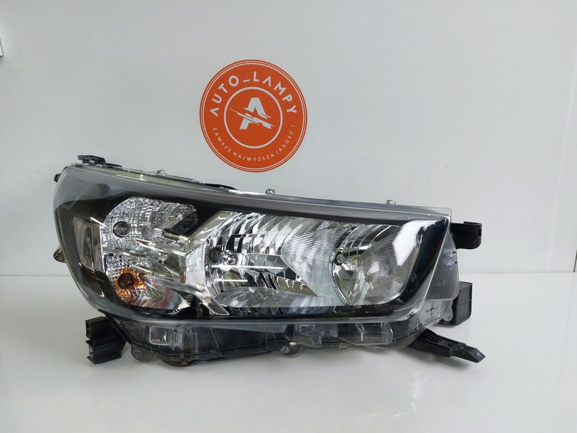 Lampa przednia prawa Toyota Hilux 8 zwykła Europa