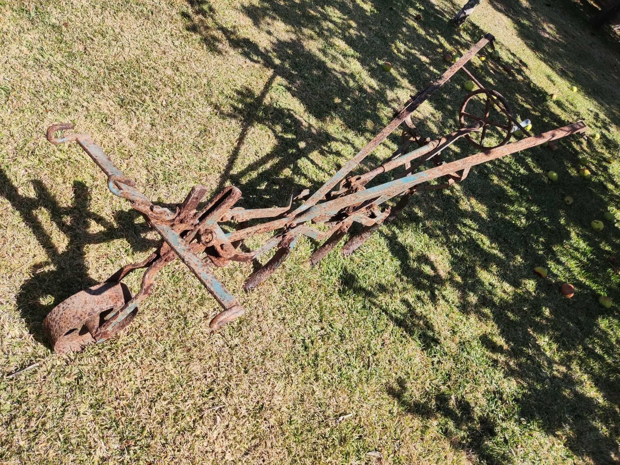 Arado e Semeador Antigos - Decoração Rústica Eventos/Quintas/Jardins