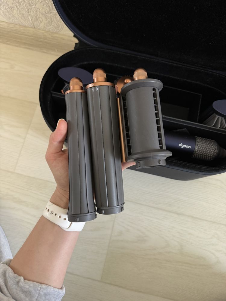 Продаю стайлер Dyson Airwrap Complete (в оригінальному футлярі)