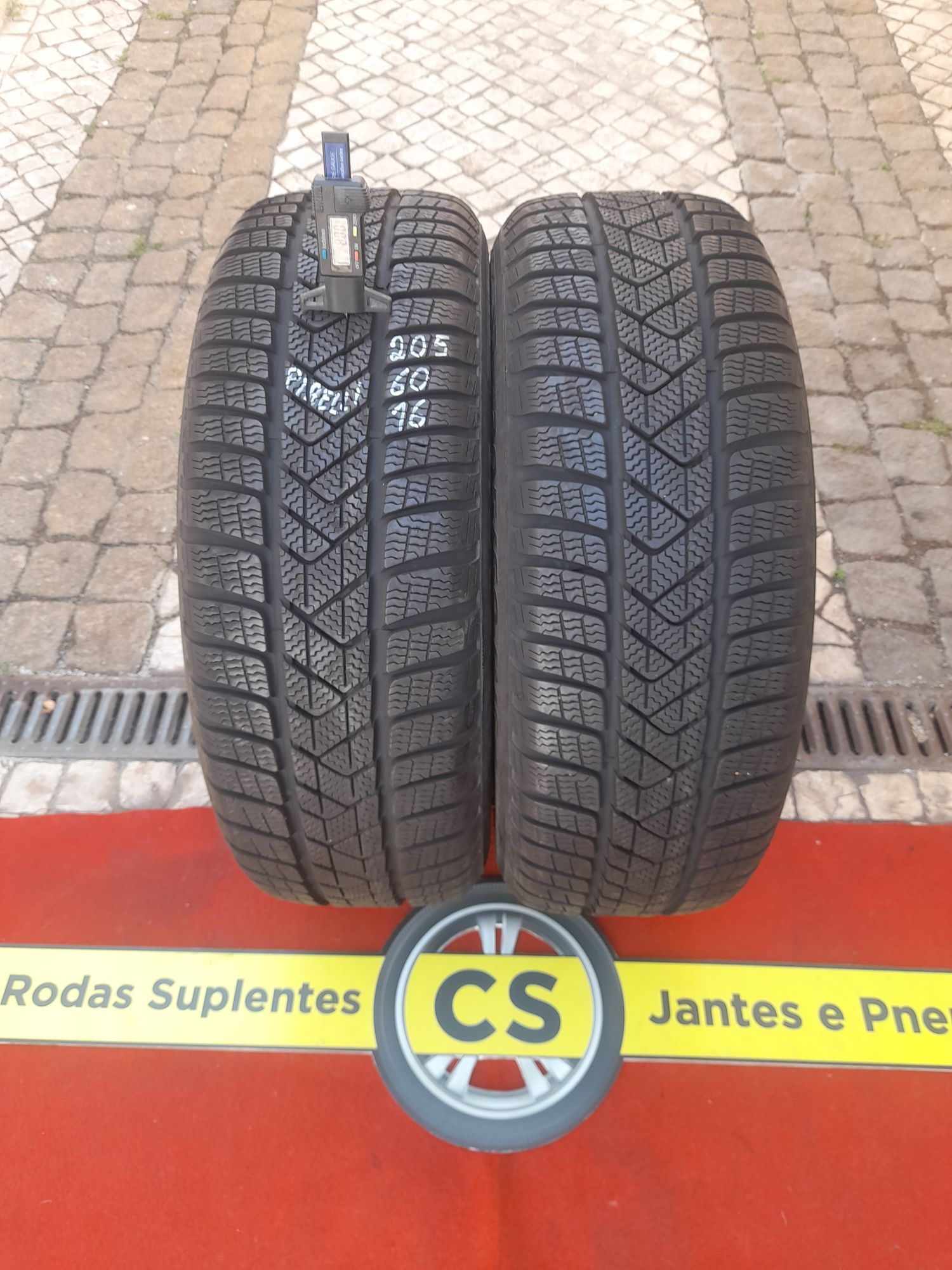 2 Pirelli 205/60R16 96H M+S Sotozero, 2 pneus 205/60R16 Fulda Kristal