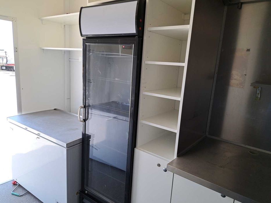 Przyczepa specjalna gastronomiczna Niewiadów B3500 z wyposażeniem