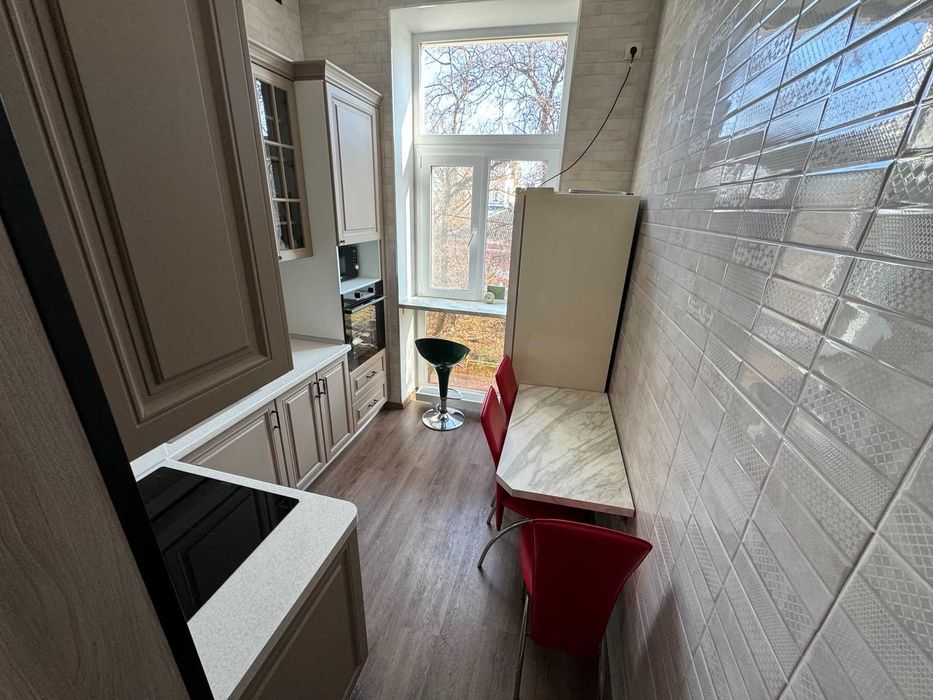 Двокімнатна квартира в Центрі з ремонтом та індивідуальним опаленням