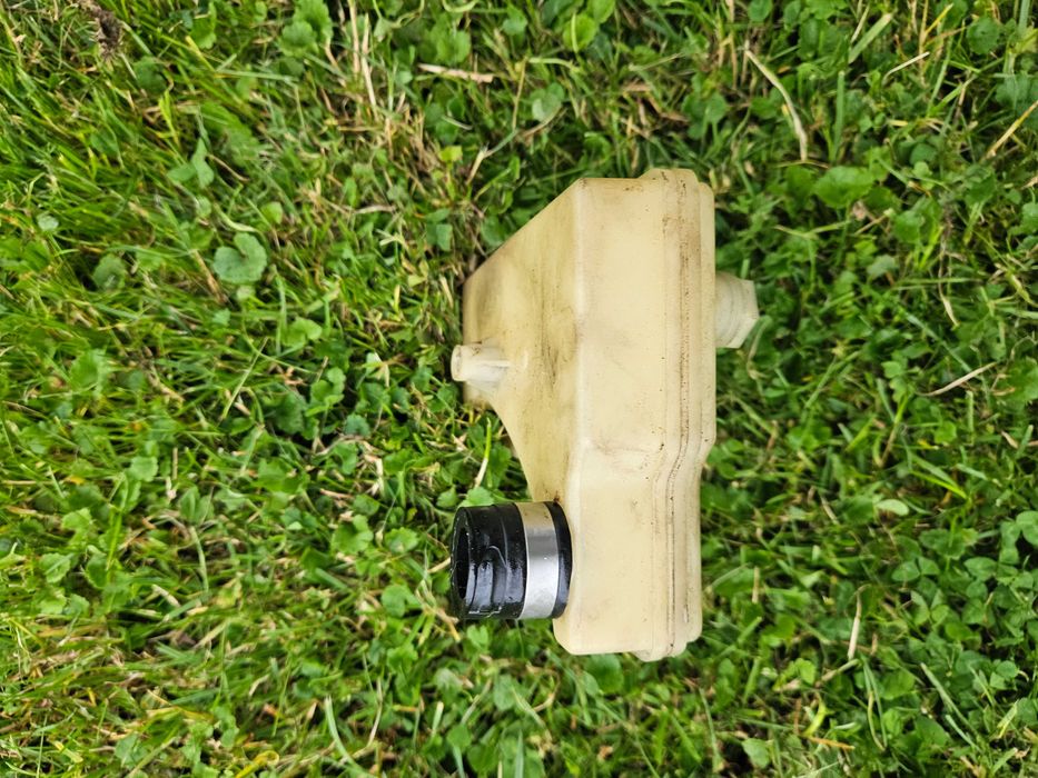 Zbiornik wyrównawczy oleju do przekładni Tuff Torq K46 !!!