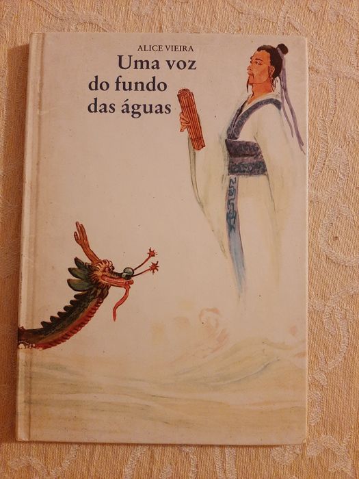 livro uma voz do fundo das aguas