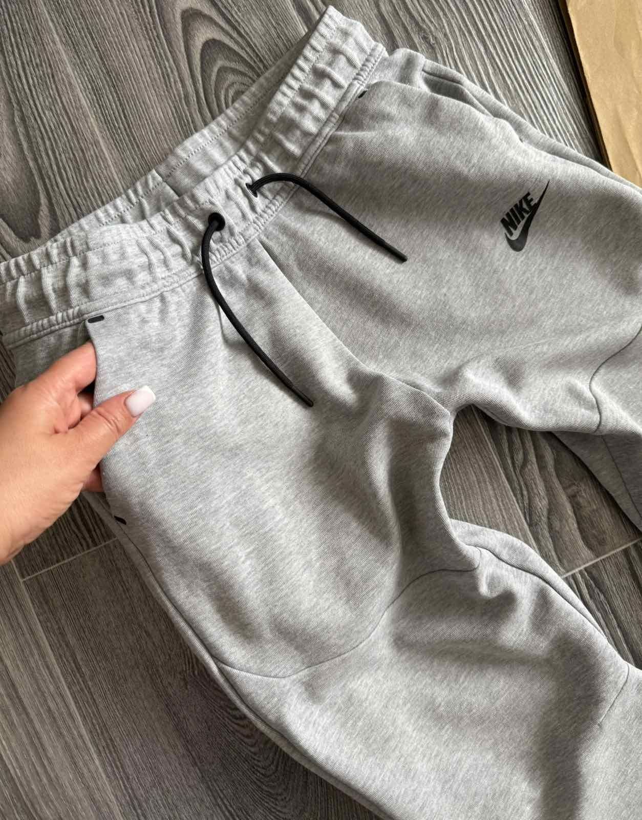 Спортивные штаны Nike (оригинал). Возраст 10лет.