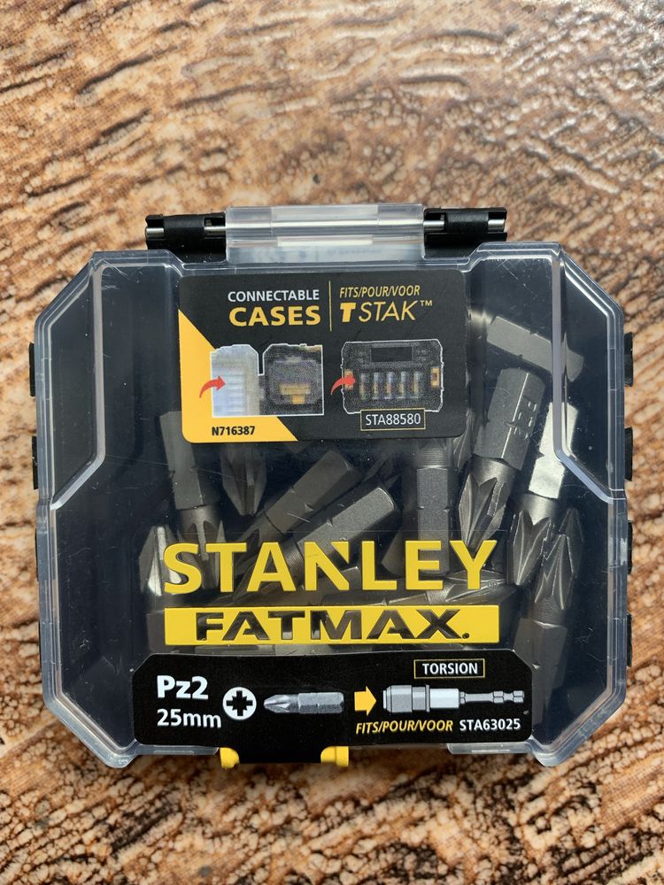 Набір біт STANLEY STA88567 (20 шт), DeWALT DT71511 (15 шт)