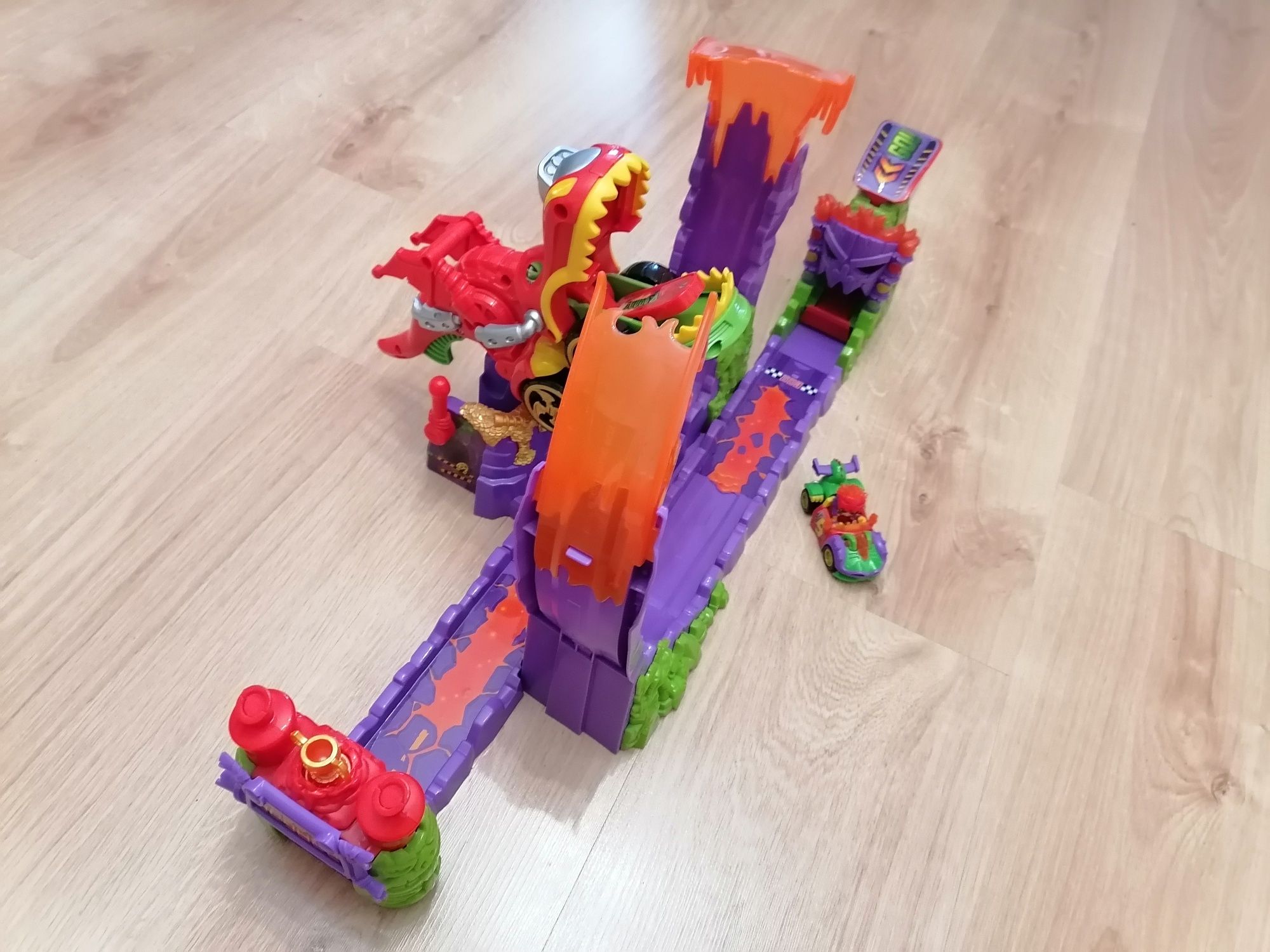 T-Racers Dragon Loop Zestaw z wyrzutnią Magic Box