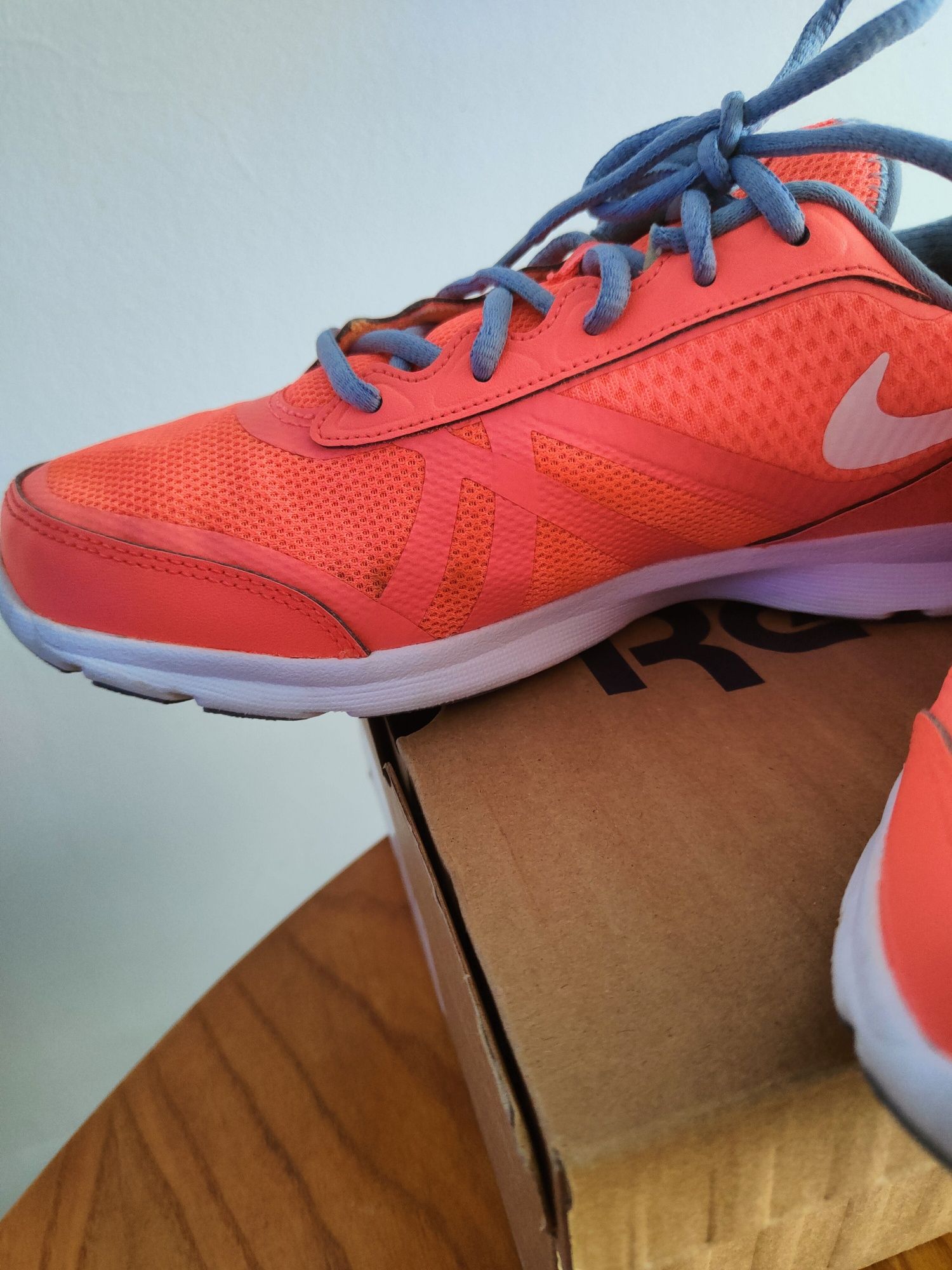 Buty adidasy sportowe NIKE W CORE MOTION TR 2 MESH