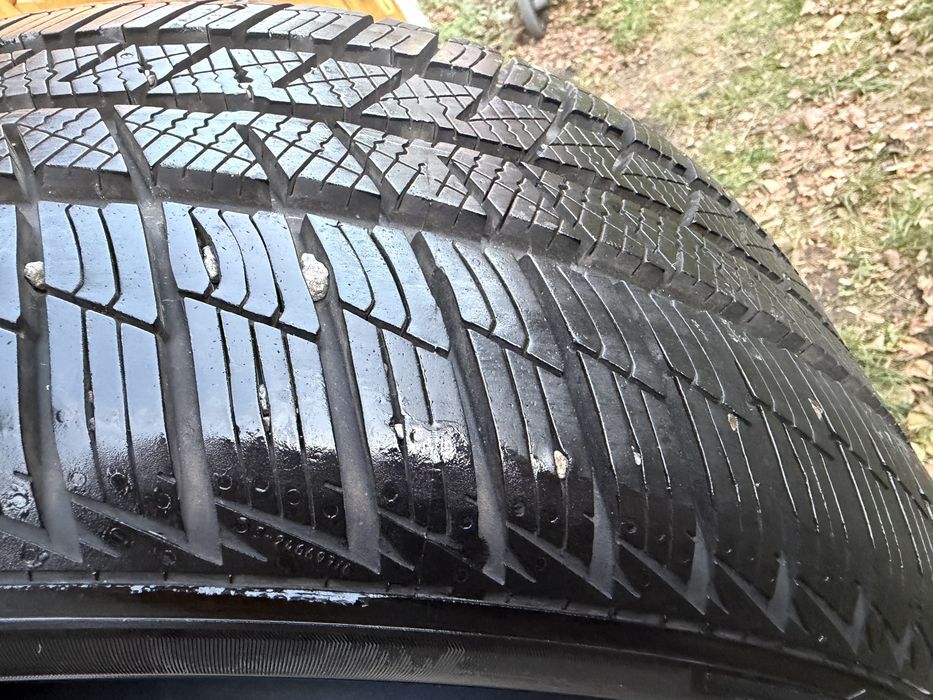 Нова зимова резина Barum Polaris 5 розмір 225 50 r17