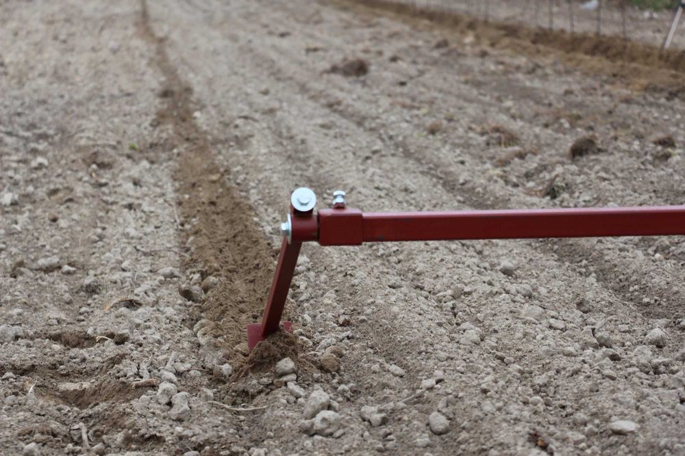 Sadzarka do drzew i krzewów SDK-DN KRÓLIK l dozownik nawozu
