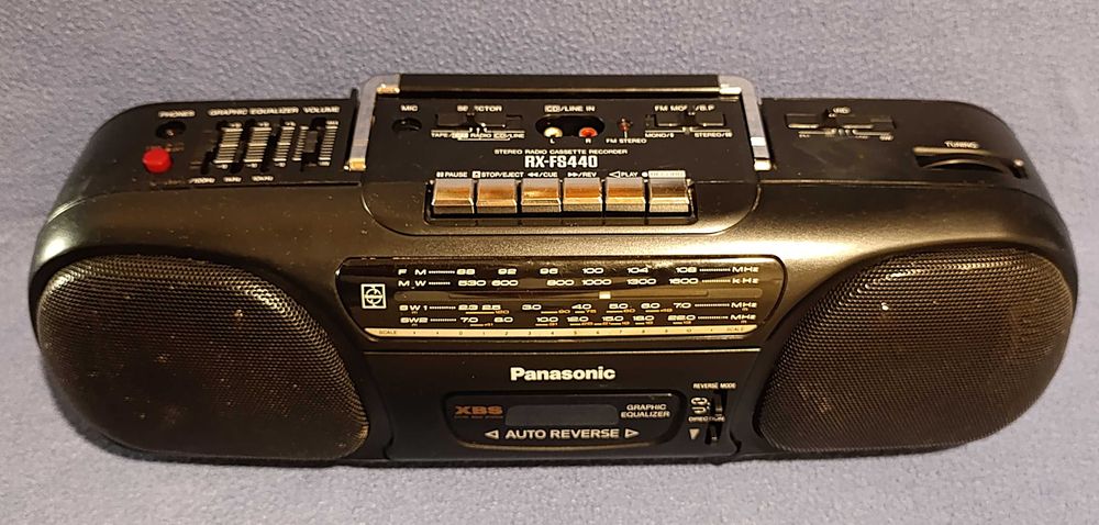 Кассетная магнитола Panasonic RX-FS440.
